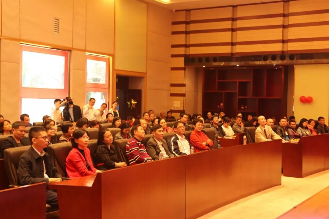 中匠（jiàng）福（fú）