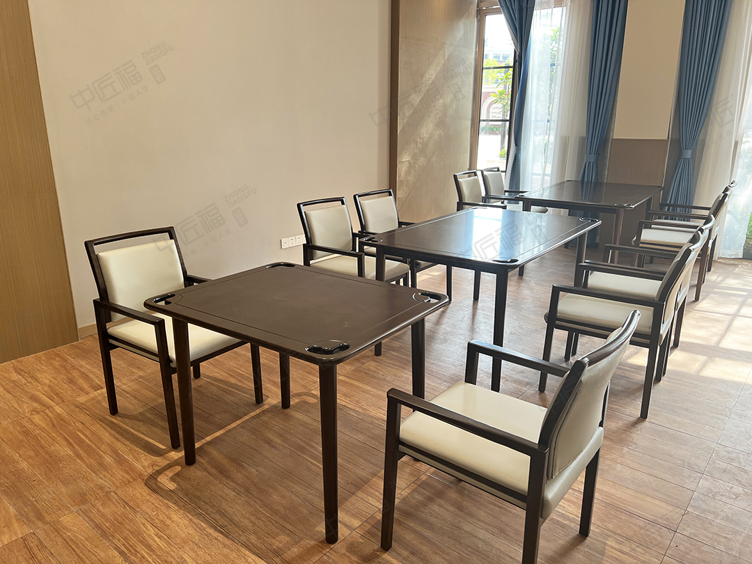 適（shì）老化餐桌