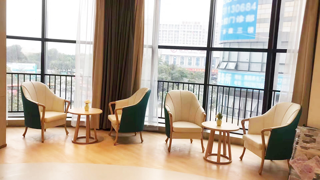 老（lǎo）人休（xiū）閑區適老化沙發